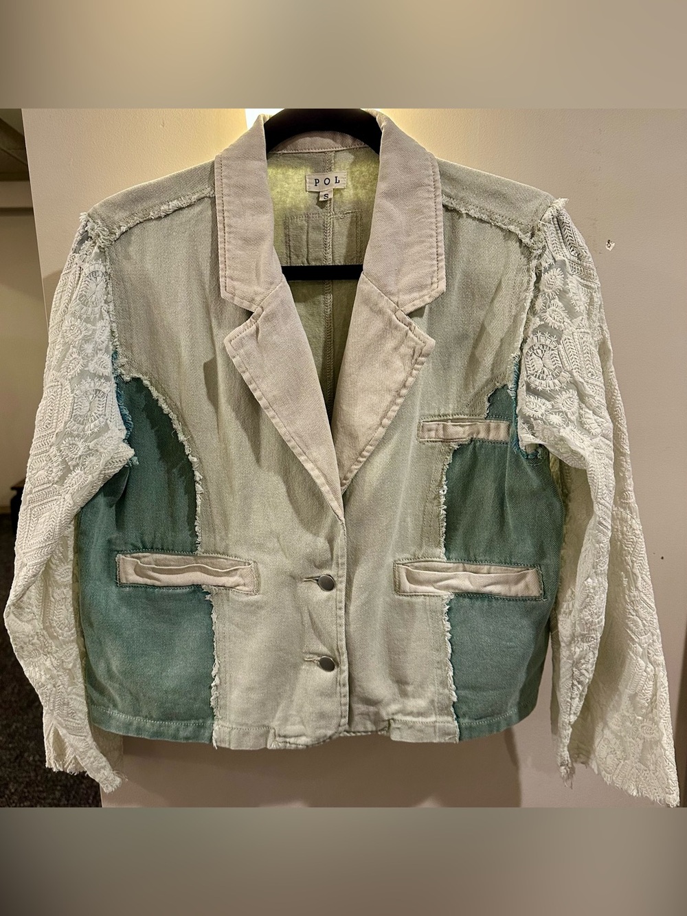 POL Two-Tone Green and Cream Mixed-Media Blazer
